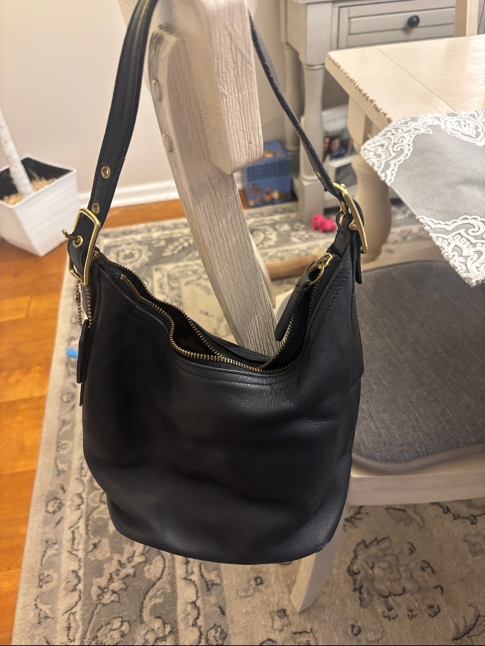 Vintage coach leather Shoulder Bag - Sleek Everyday bag